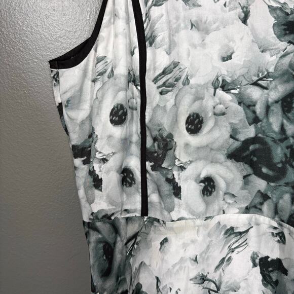 BB Dakota Women's Black & White Floral Sleeveless Blouse - Size Large - Peplum - Picture 3 of 7